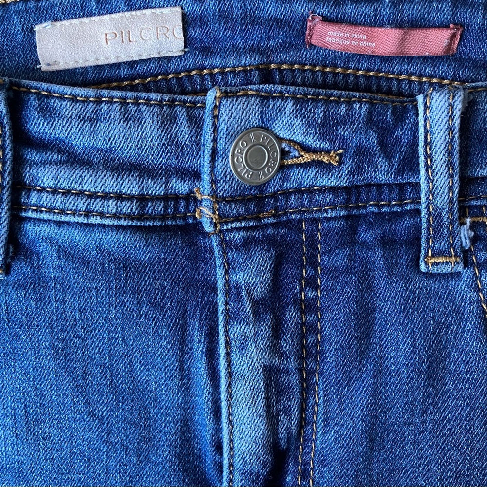 Anthropologie Pilcro Mid Rise Slim Boyfriend Crop Jeans Size 27 Distressed Denim - Picture 4 of 14